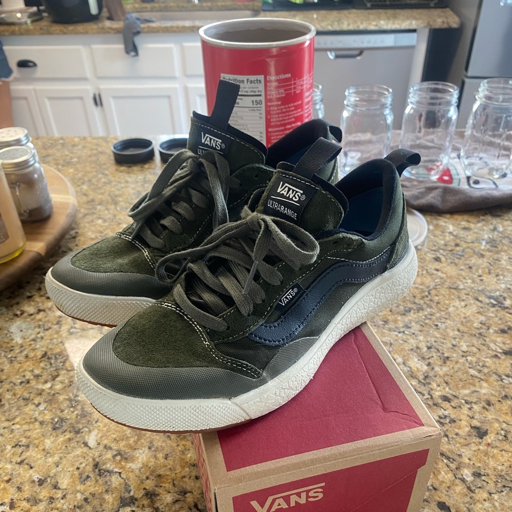 Vans Ultrarange running shoes size 8.5 women 7 men like new